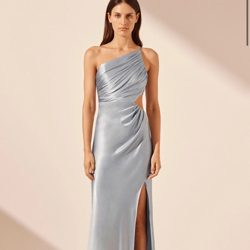 Elegant One-Shoulder Silver Dress